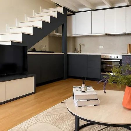 Aura Luxury The Loft Apartment *